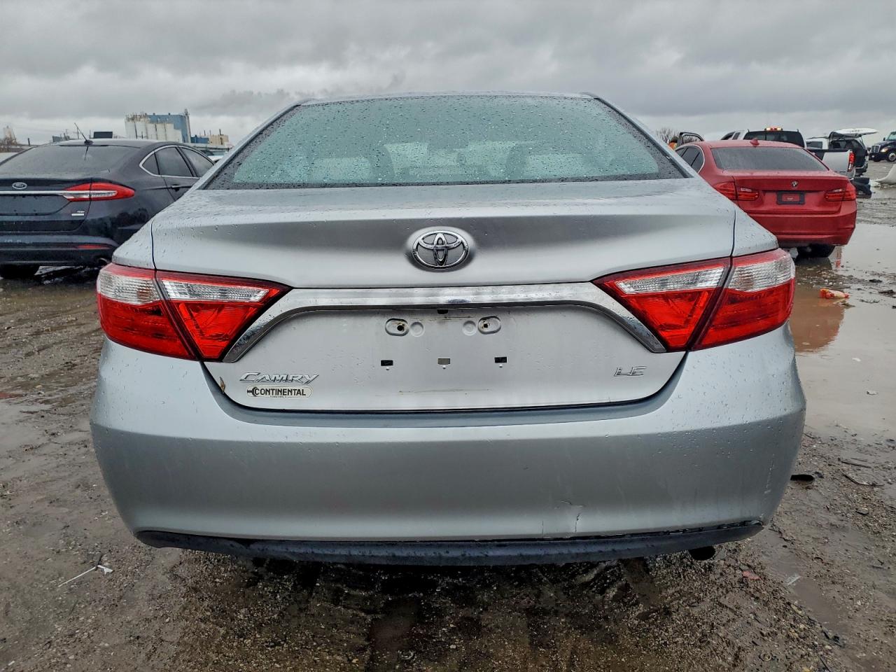 Toyota Camry Le Image 7