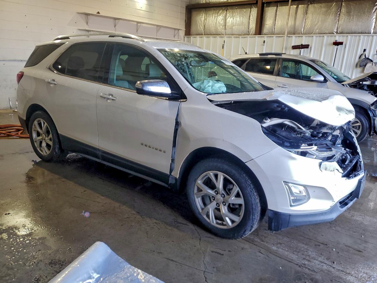 Chevrolet Equinox Premier Image 4