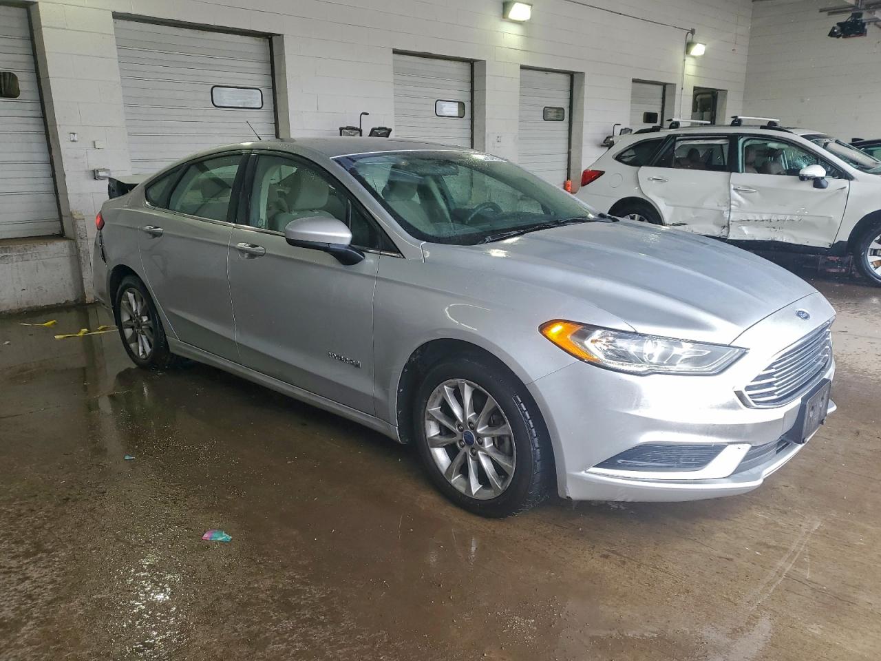 Ford Fusion Se Hybrid Image 2