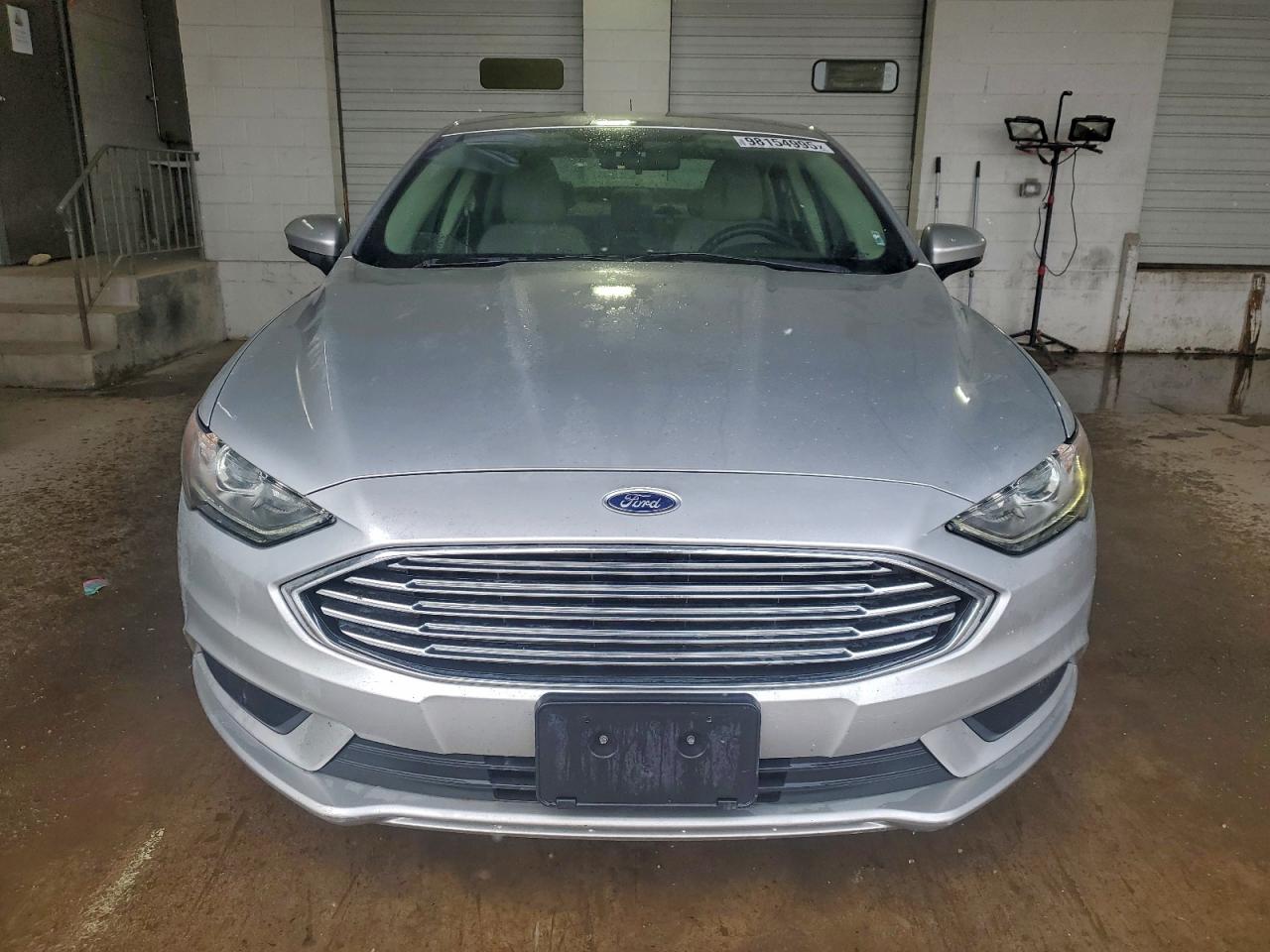 Ford Fusion Se Hybrid Image 3