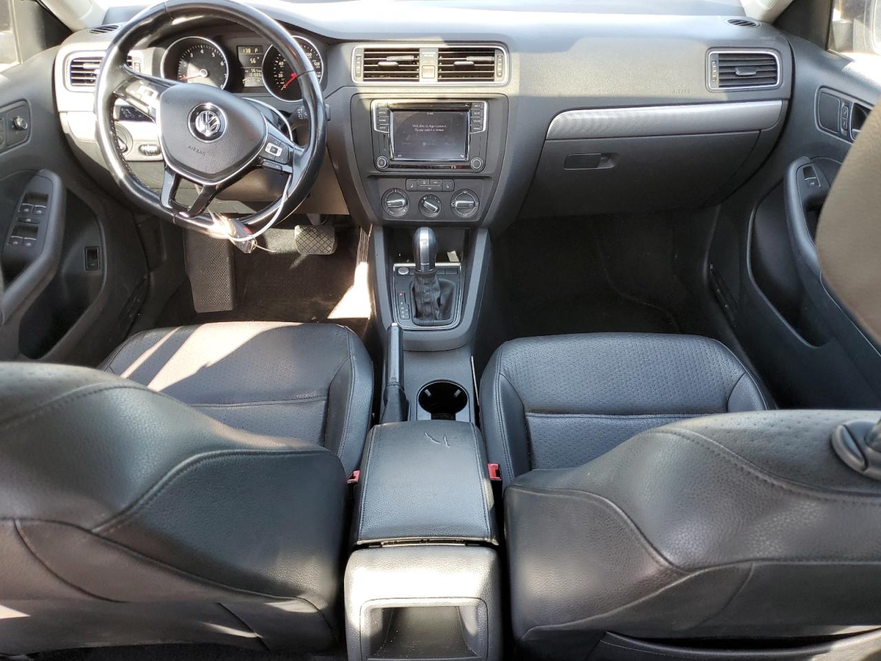 Volkswagen Jetta Se Image 10