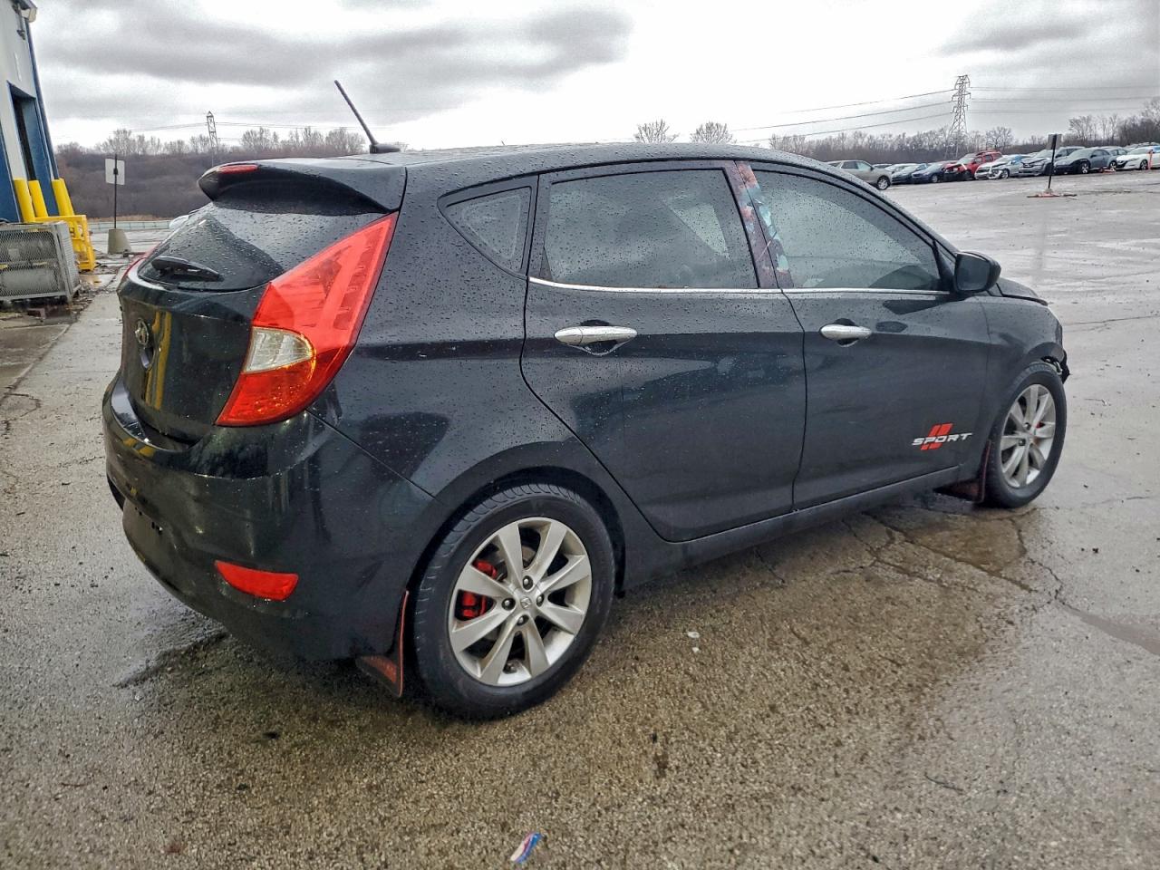 Hyundai ACCENT Gls Image 11