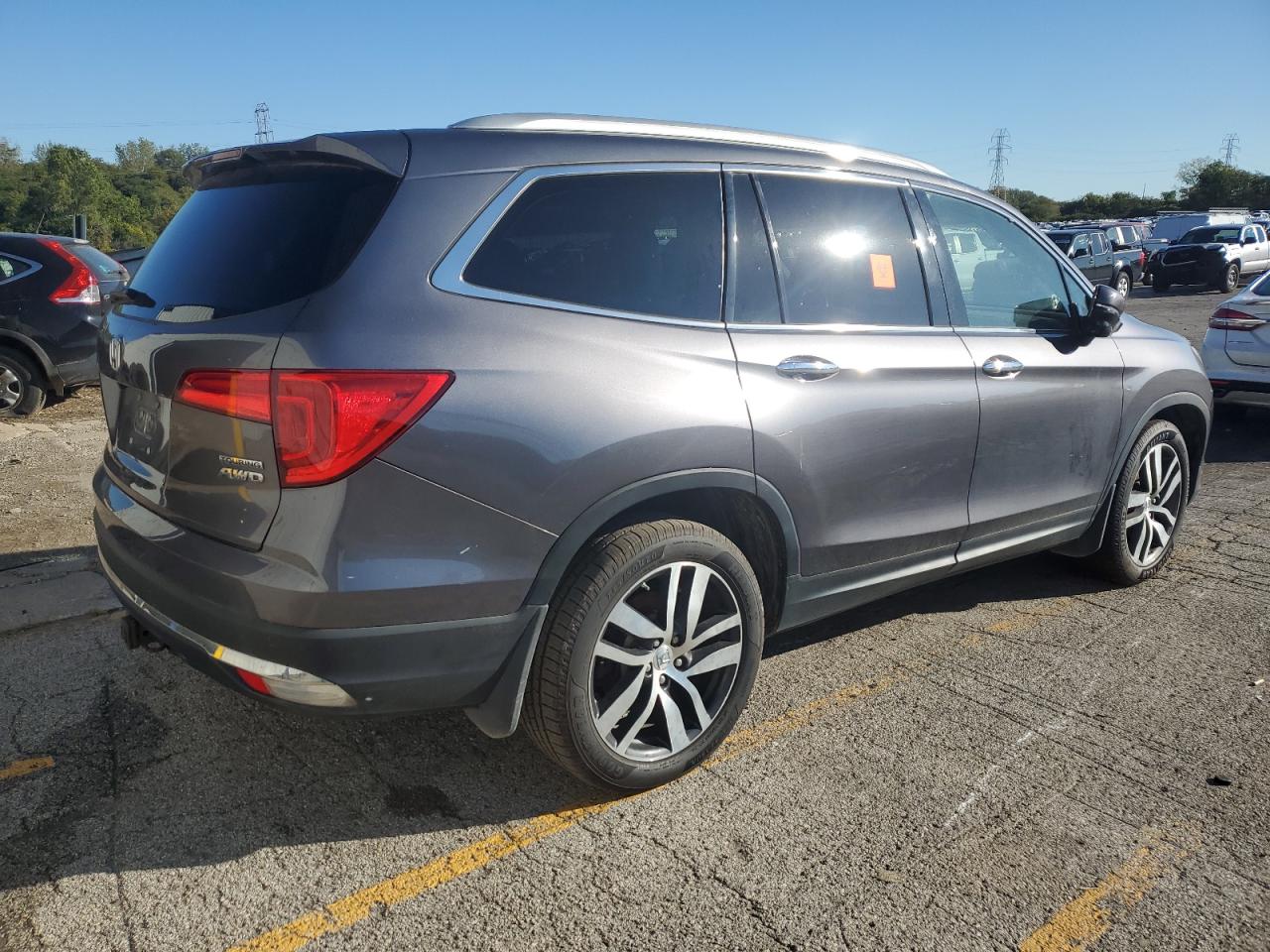Honda Pilot Touring Image 3