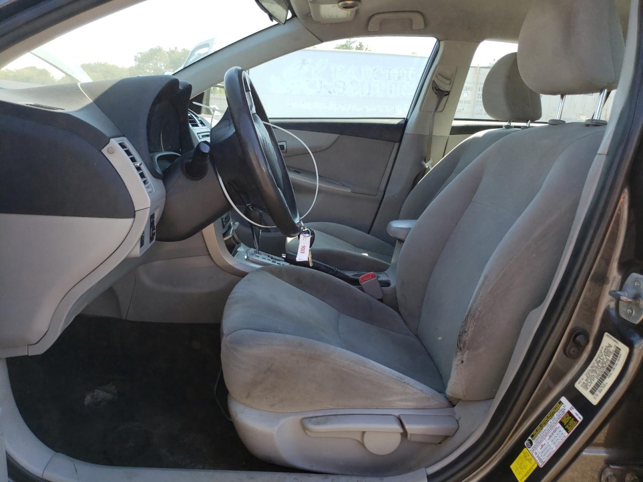 Toyota Corolla Base Image 7