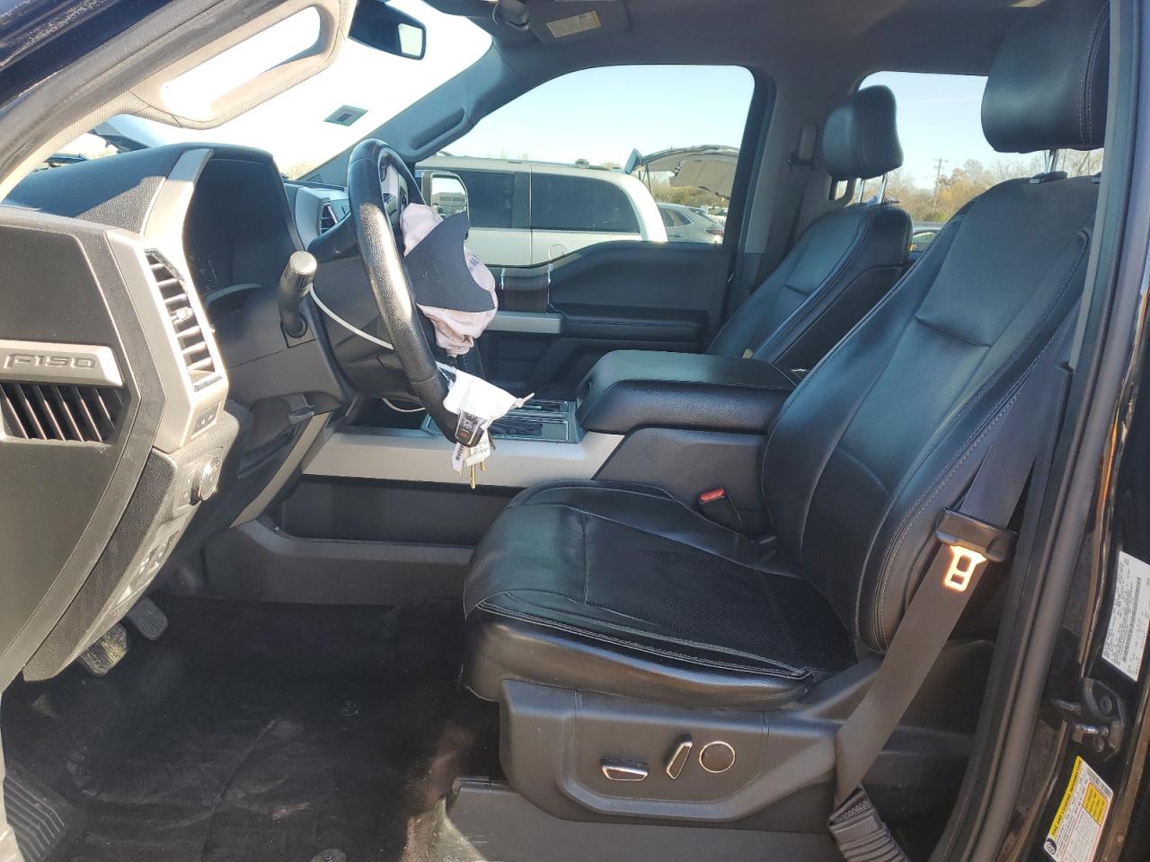 Ford F-150 Supercrew Image 12