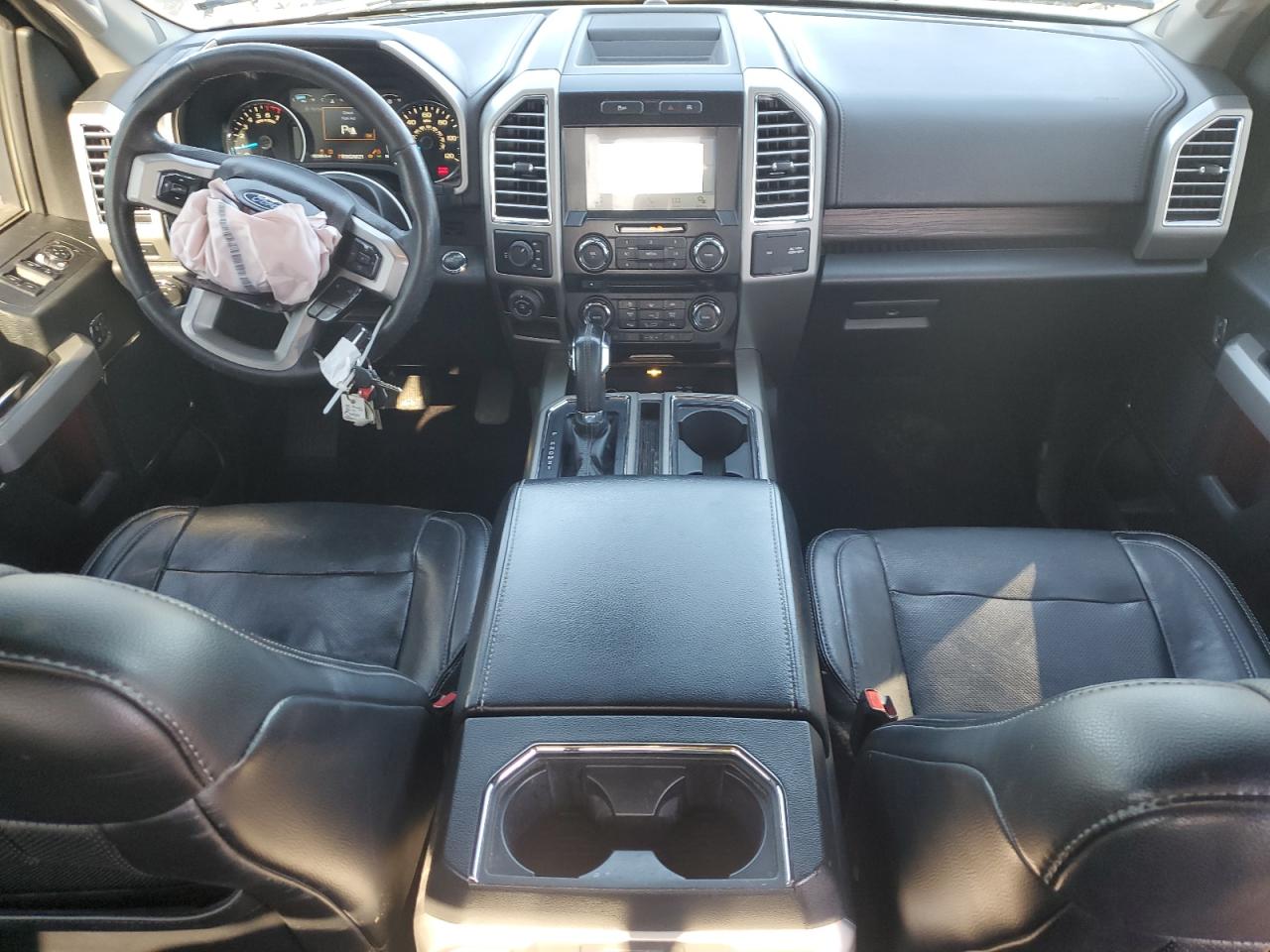 Ford F-150 Supercrew Image 13