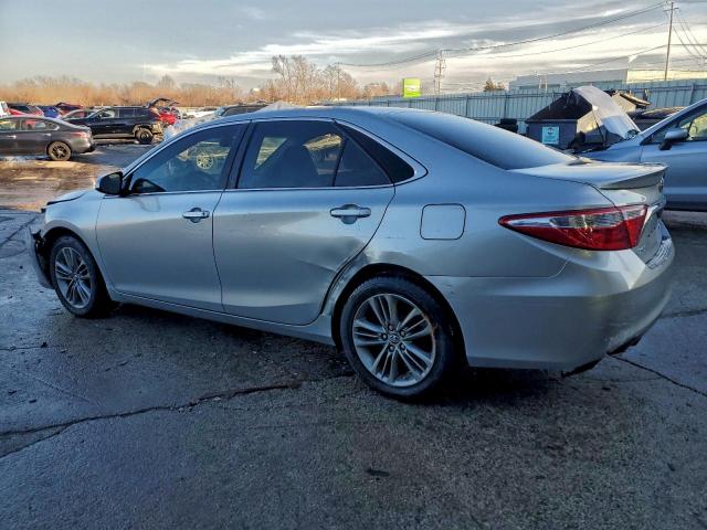 Toyota Camry Le Image 11