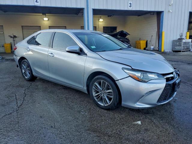 Toyota Camry Le Image 3