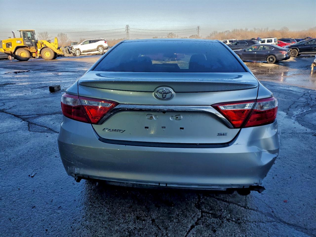 Toyota Camry Le Image 5