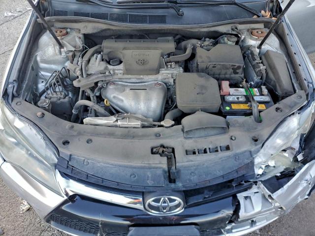 Toyota Camry Le Image 7