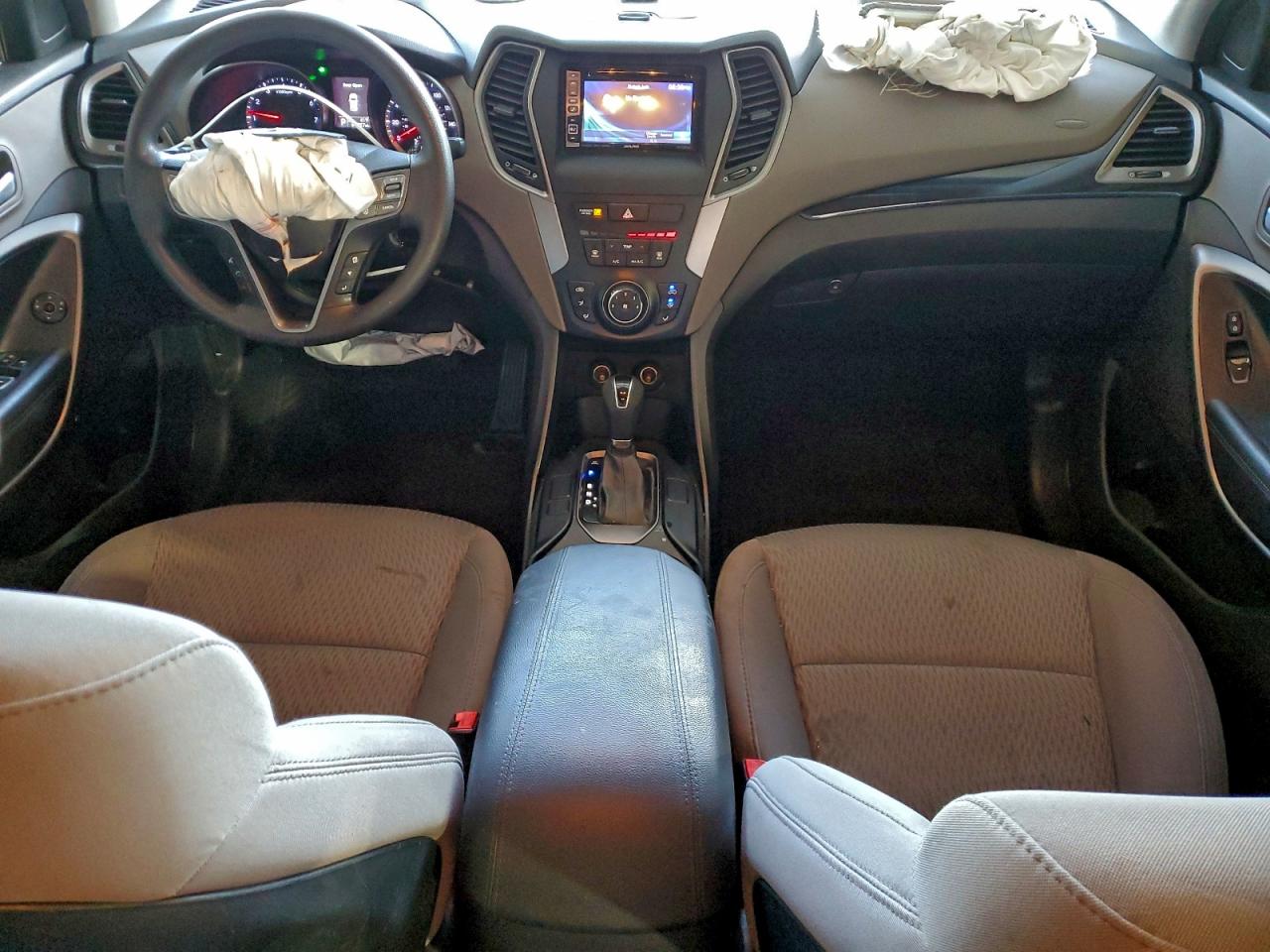 Hyundai SANTA FE Image 6