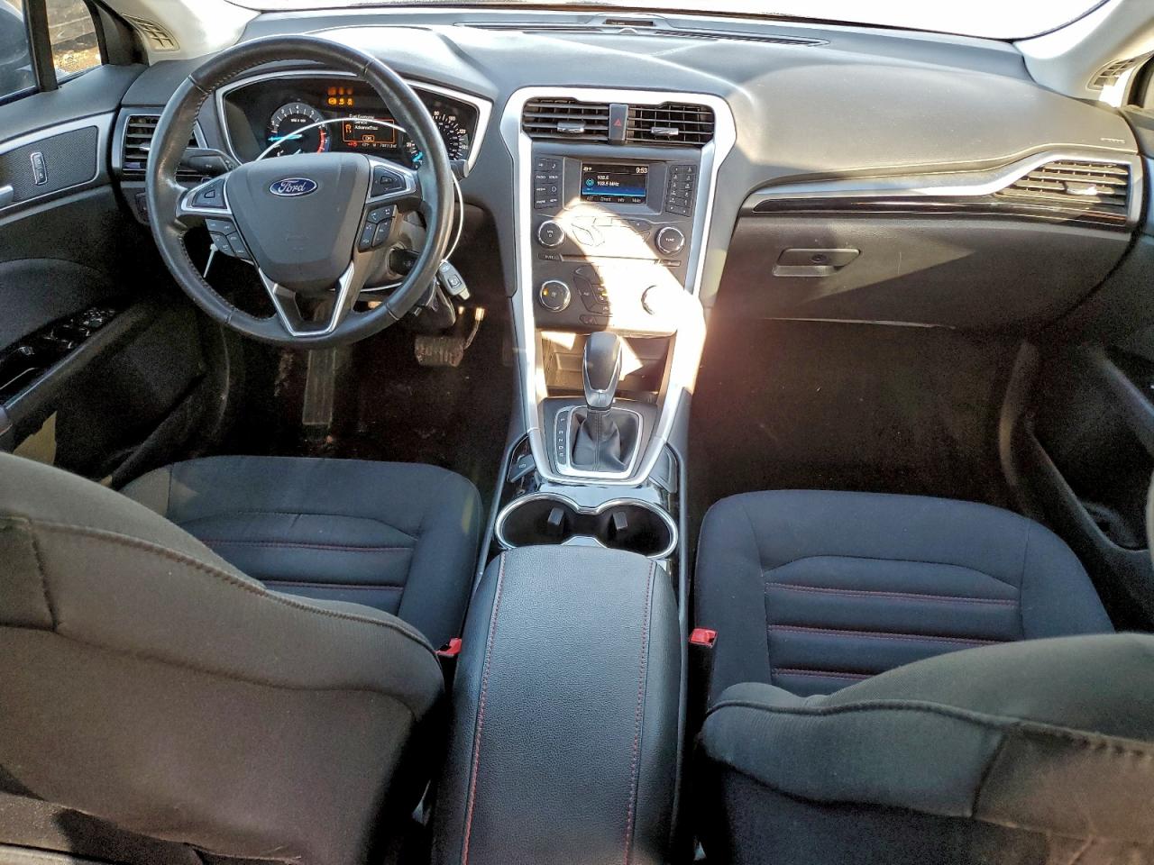 Ford Fusion Se Image 4