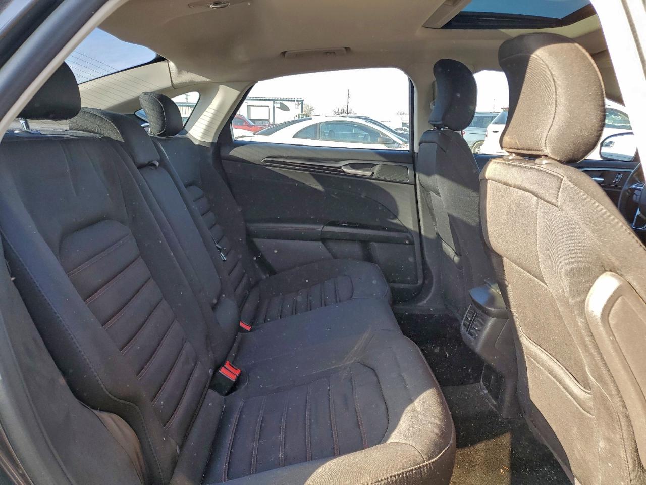 Ford Fusion Se Image 10