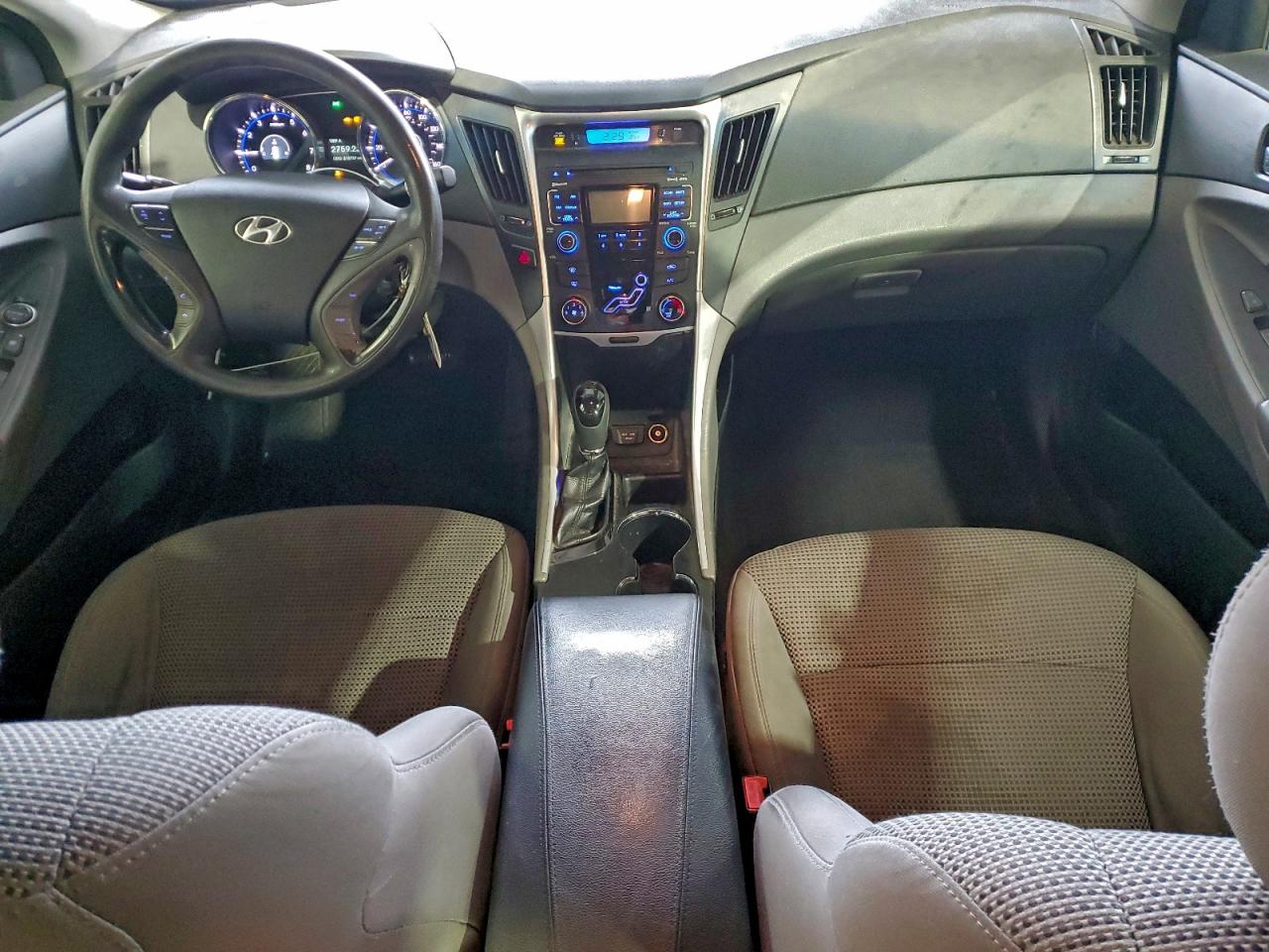 Hyundai SONATA Gls Image 4