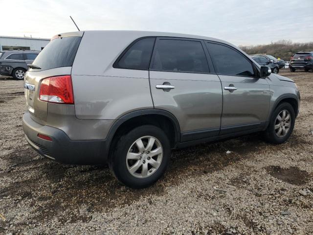 Kia Sorento Base Image 9