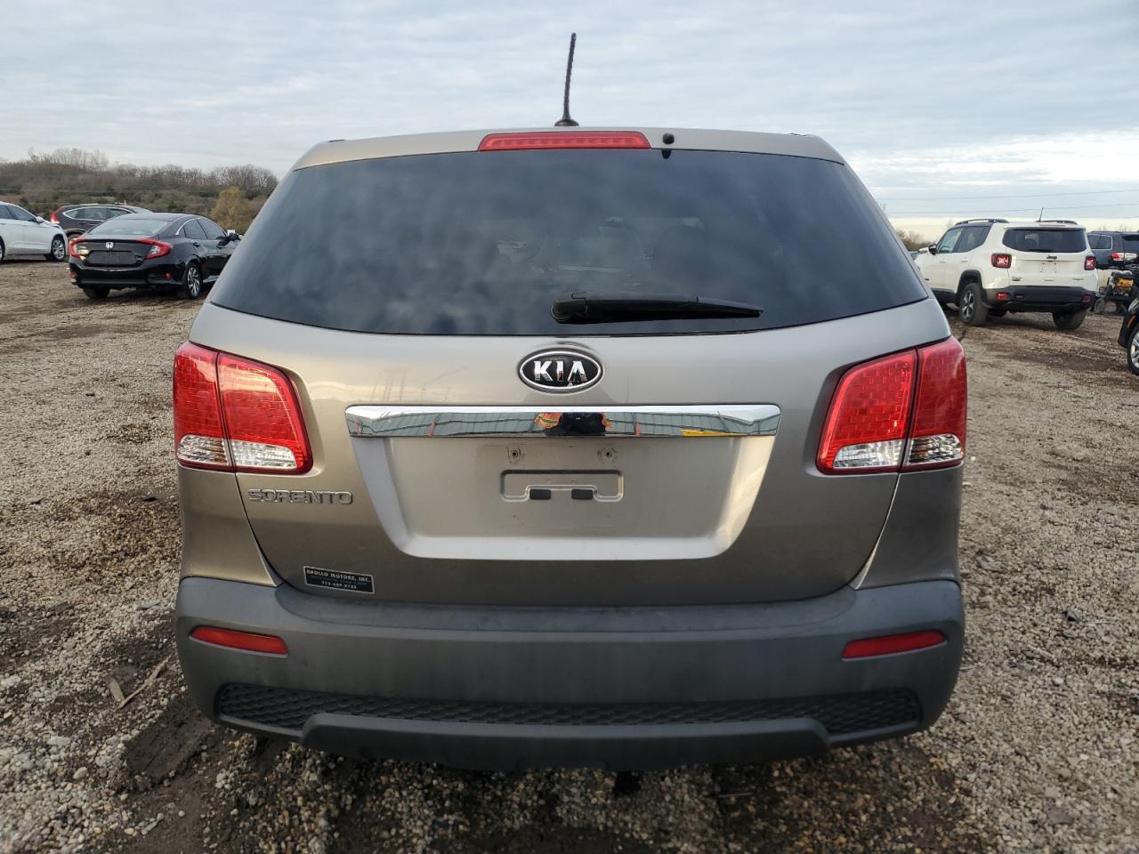 Kia Sorento Base Image 3