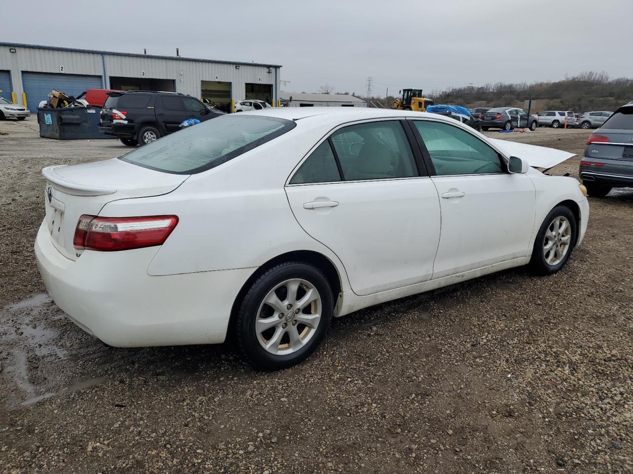 Toyota Camry Base Image 7