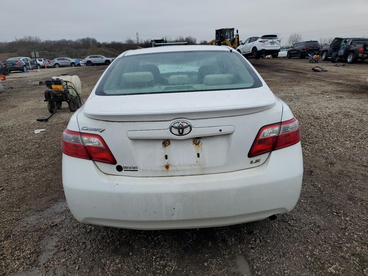 Toyota Camry Base Image 6