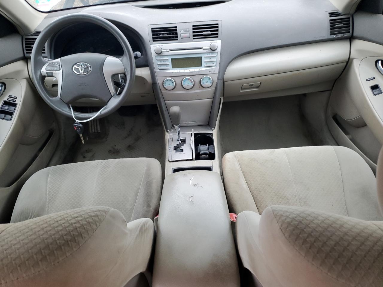 Toyota Camry Base Image 5