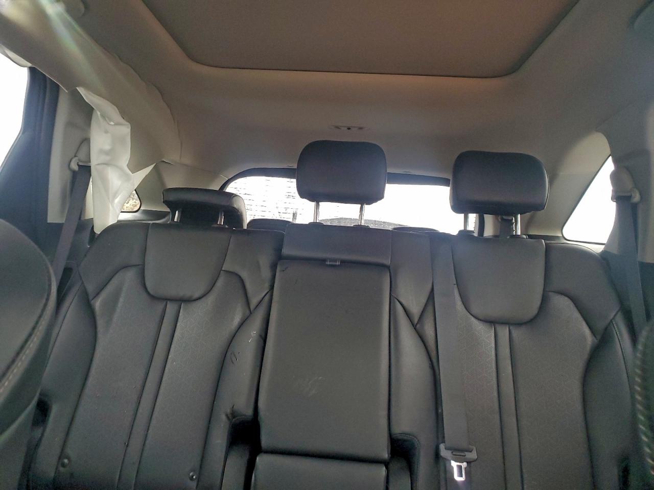 Kia Sorento S Image 8