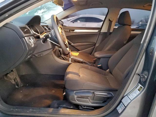 Volkswagen Passat S Image 5