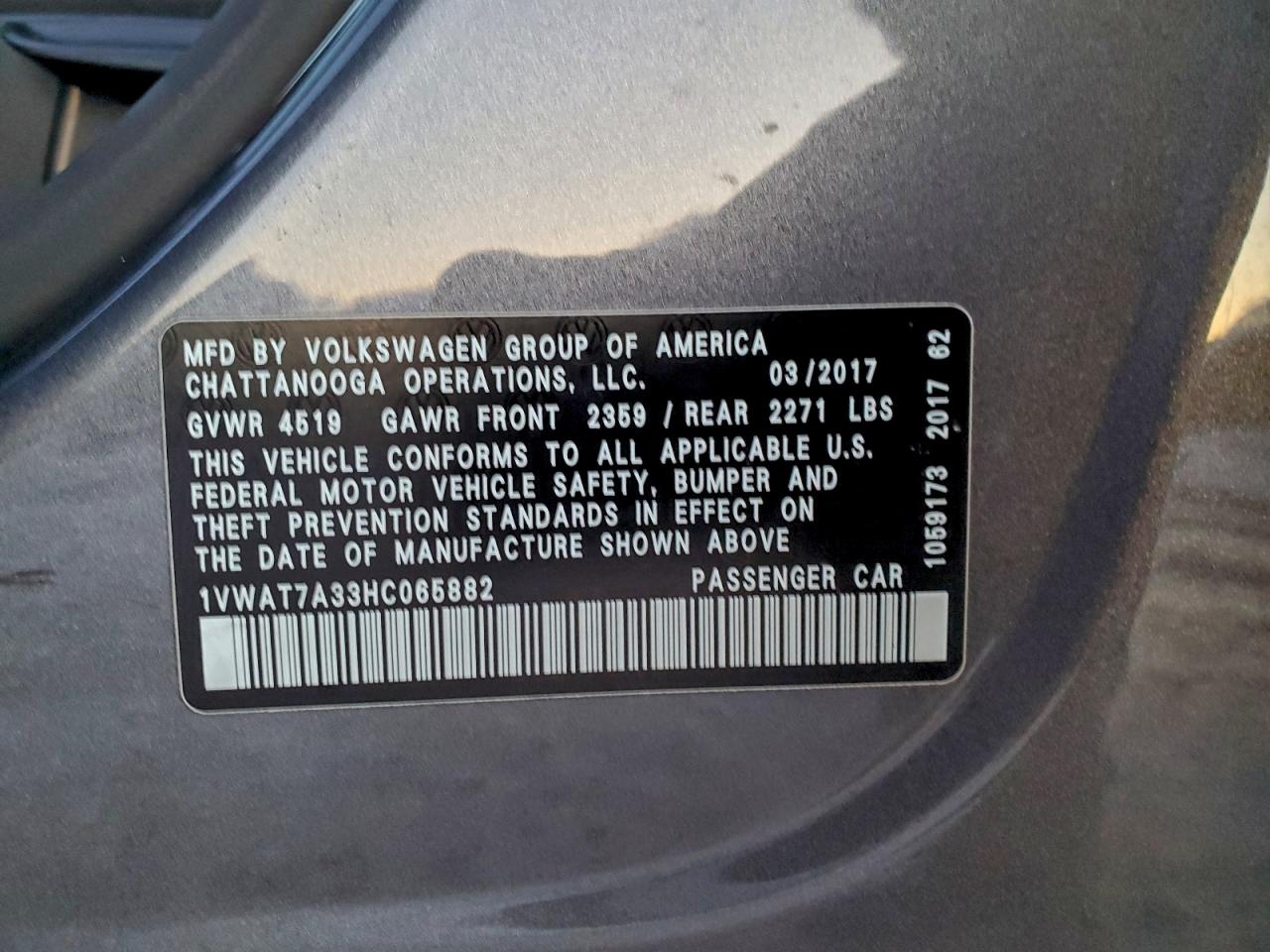 Volkswagen Passat S Image 8