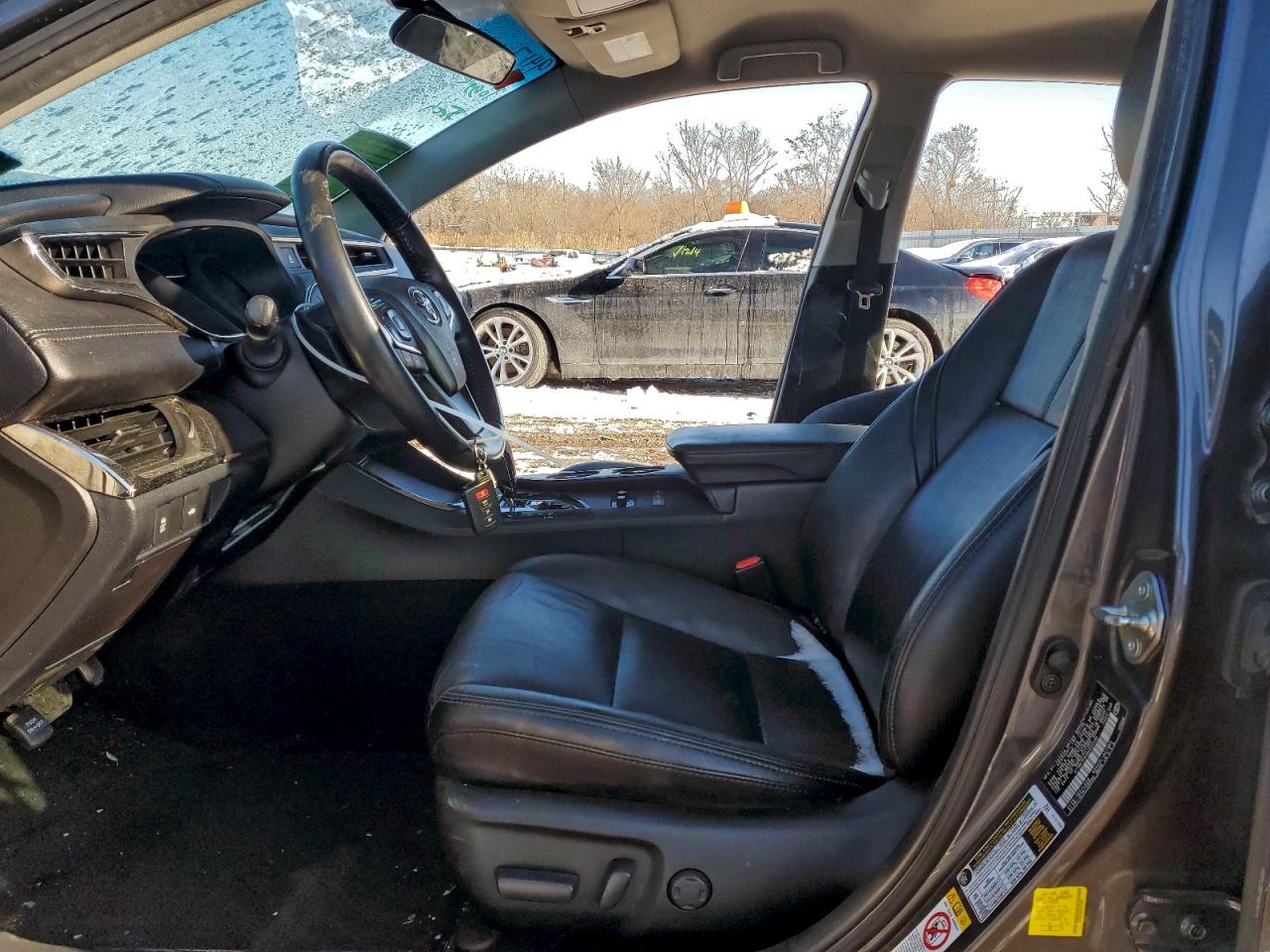 Toyota Avalon Xle Image 2