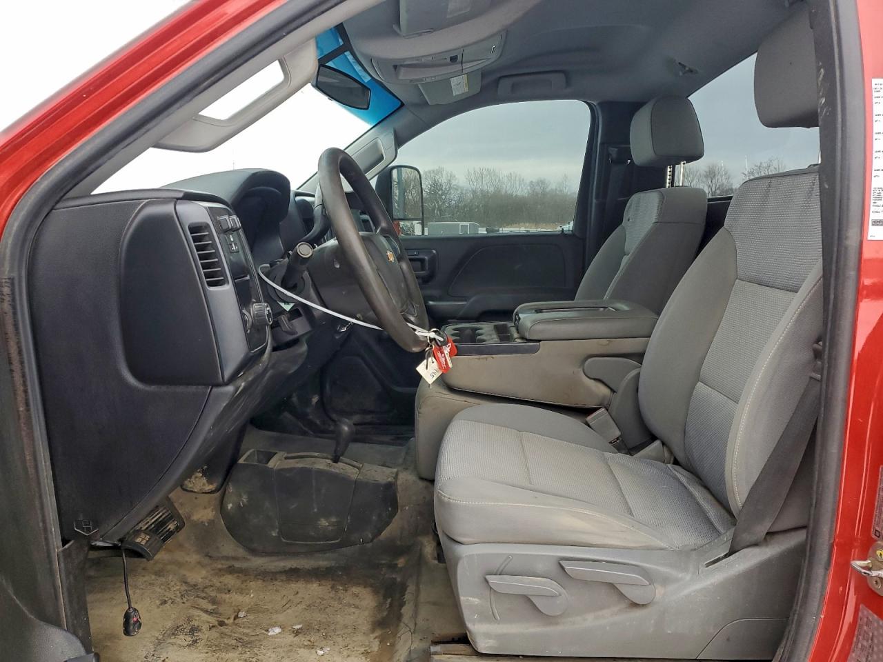 Chevrolet Silverado K3500 Image 11