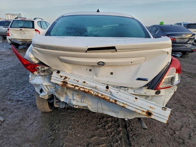 Nissan Versa S Image 4