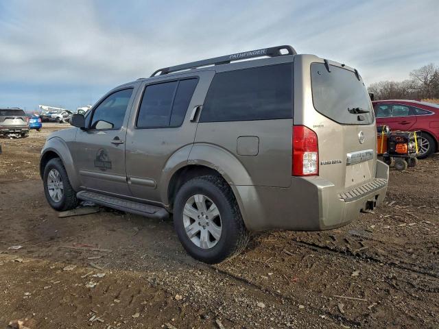 Nissan Pathfinder Le Image 8