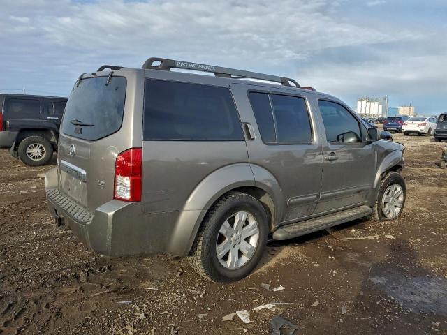 Nissan Pathfinder Le Image 3