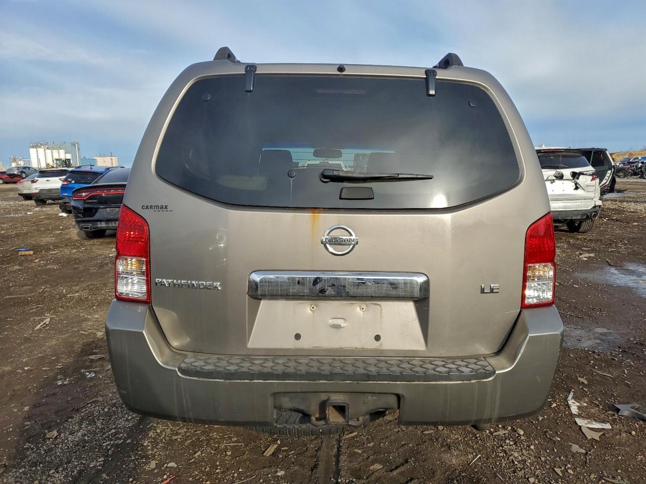 Nissan Pathfinder Le Image 9