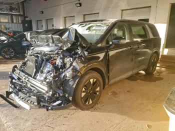  Salvage Kia Carnival
