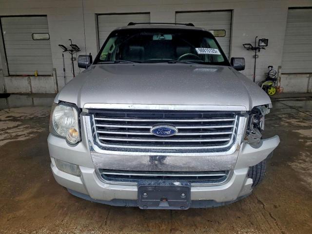 Ford Explorer Limited Image 10