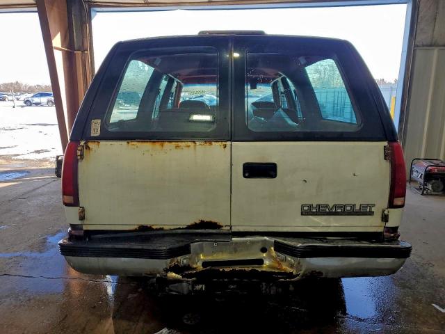 Chevrolet Suburban K1500 Image 8