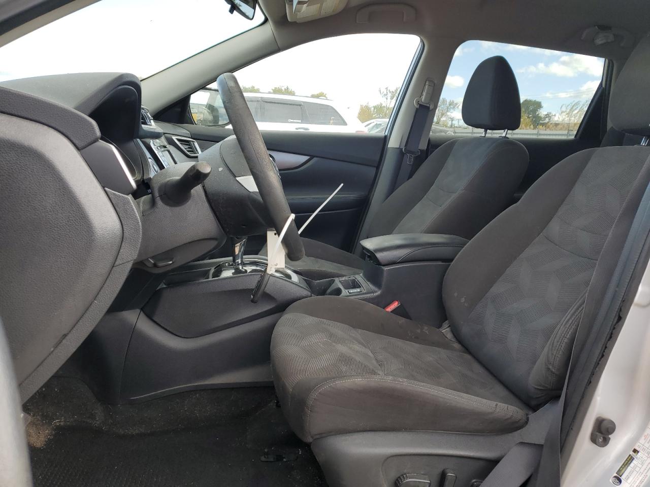 Nissan Rogue S Image 9