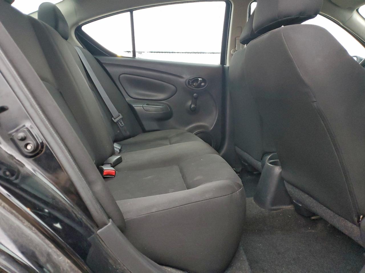 Nissan Versa S Image 10