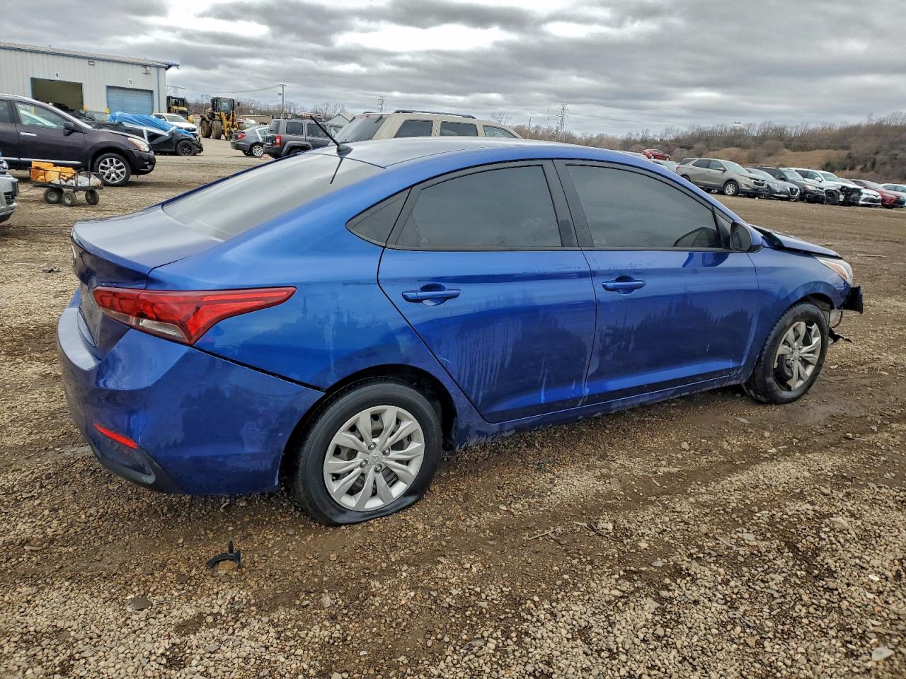 Hyundai ACCENT Se Image 12