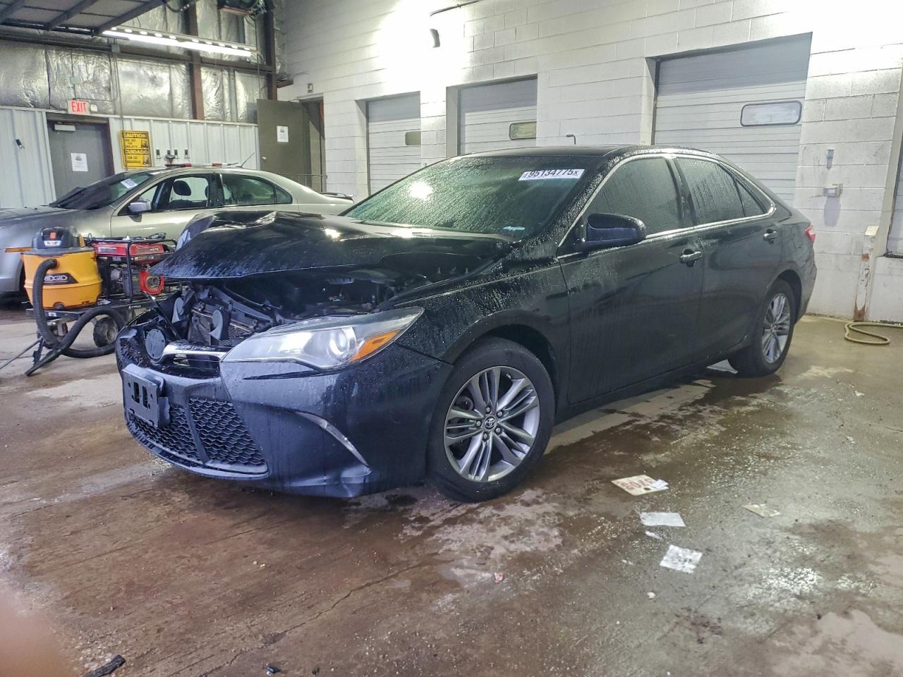 Toyota Camry Le Image 1