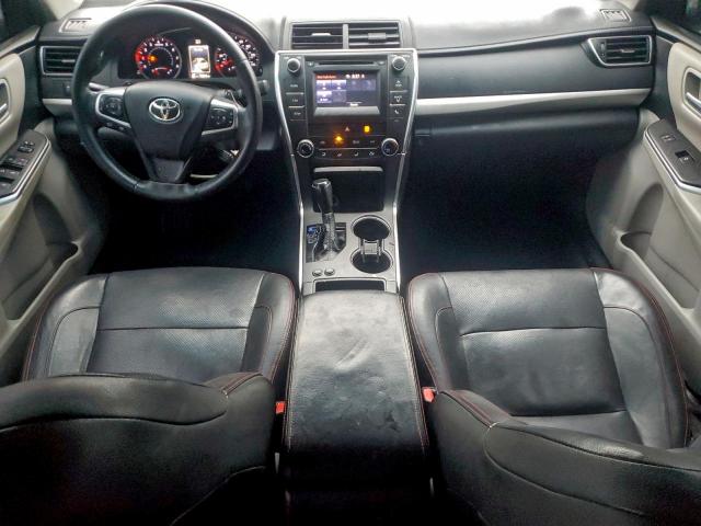 Toyota Camry Le Image 10