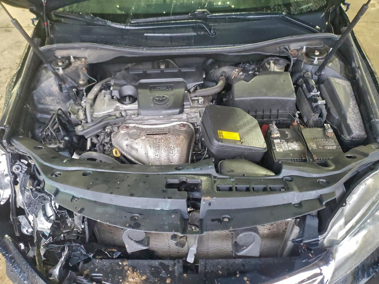 Toyota Camry Le Image 9