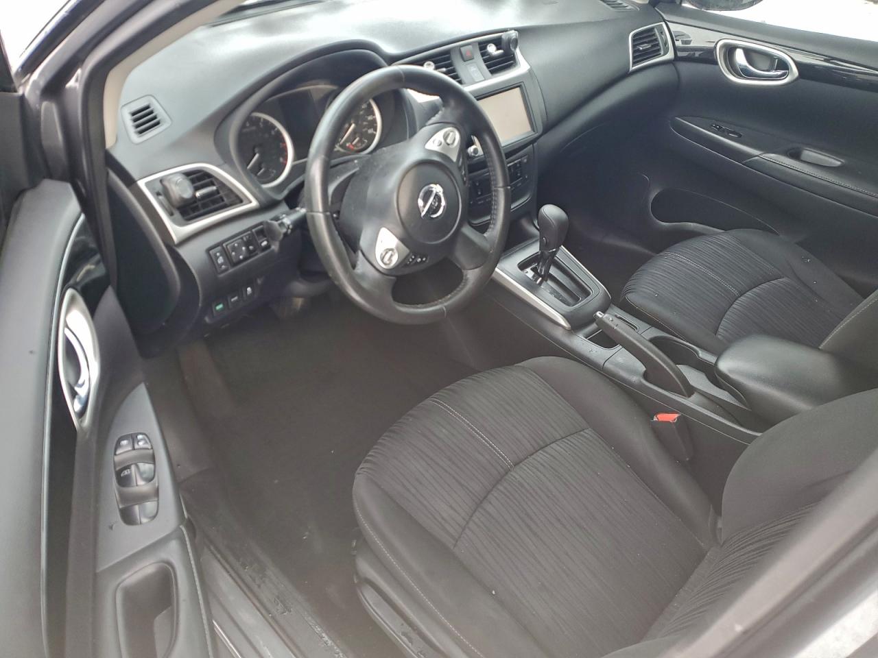 Nissan Sentra S Image 5