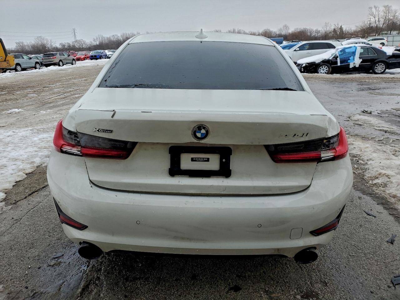 BMW 3 Series Image 4