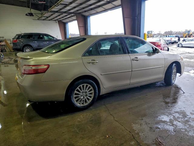 Toyota Camry Ce Image 9