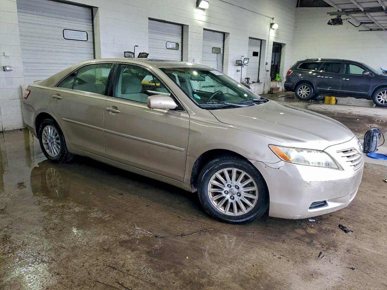 Toyota Camry Ce Image 7