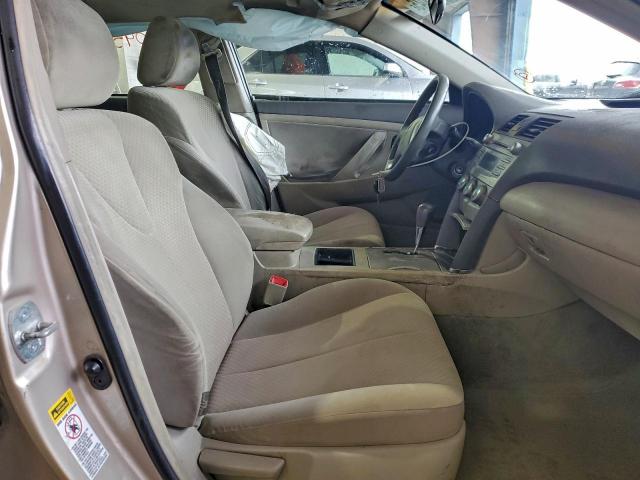 Toyota Camry Ce Image 8
