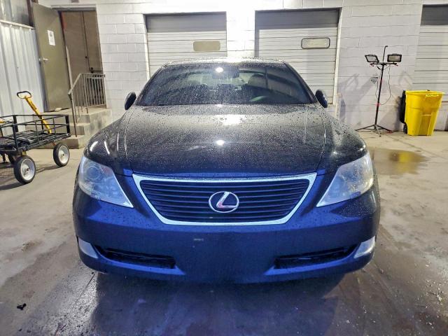 Lexus LS 460l Image 7