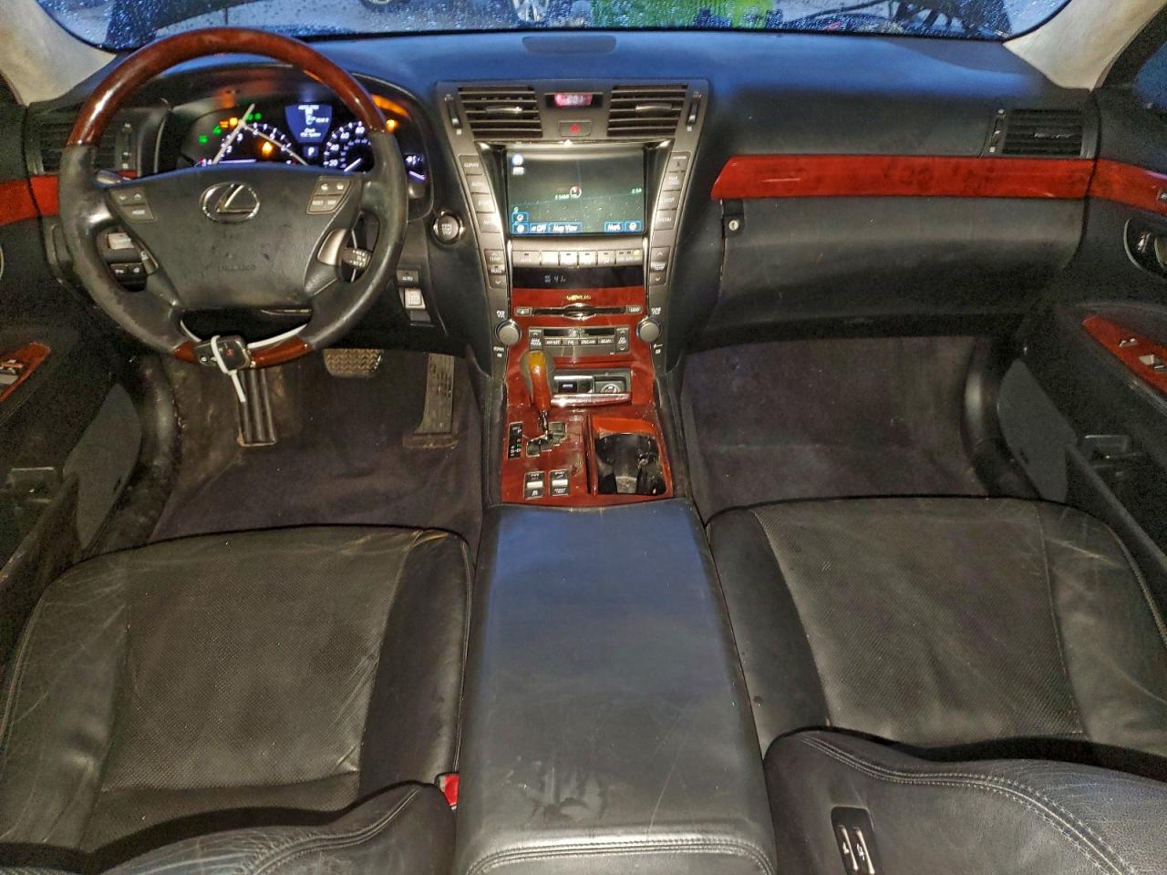 Lexus LS 460l Image 11