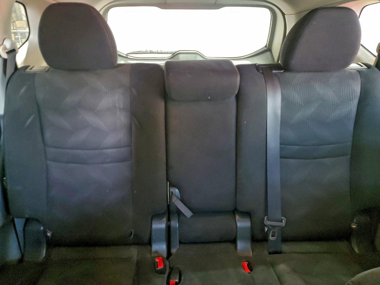 Nissan Rogue S Image 2