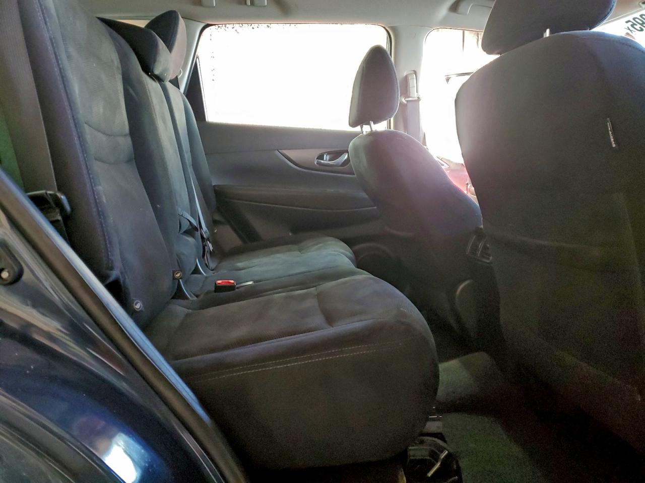 Nissan Rogue S Image 7